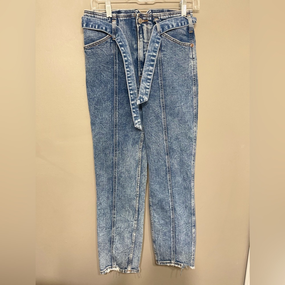 ABERCROMBIE & FITCH Women’s Ultra‎ High Rise Mom Jeans with Belt Size 4/27
